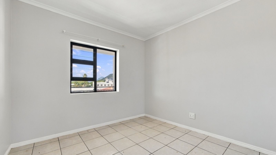 To Let 2 Bedroom Property for Rent in Lemoenkloof Western Cape